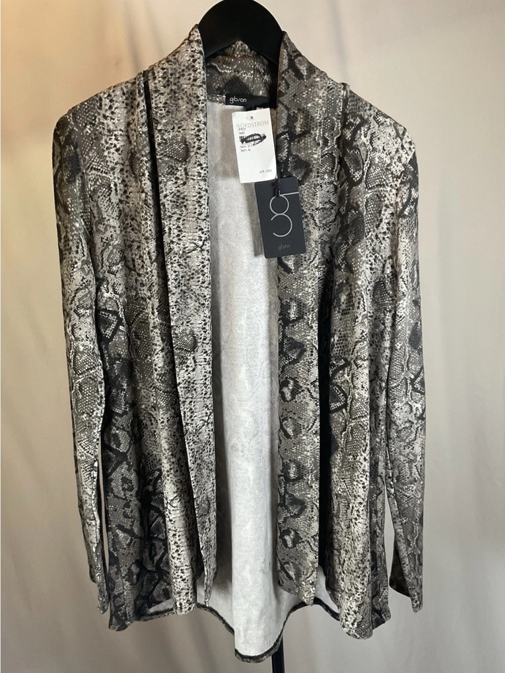 Nordstrom Gibson Snake-Print Open Front Jacket in Gray and Black